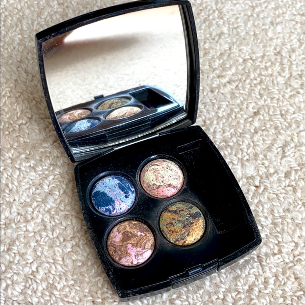 Gorgeous Chanel quadra eye shadow palette